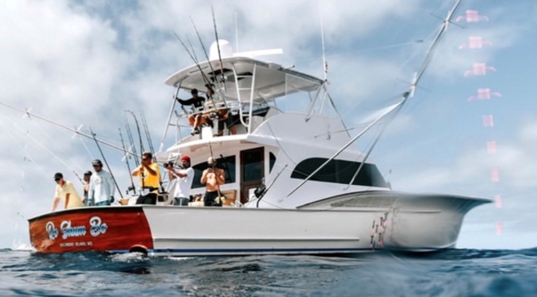 RoShamBo in dark seas